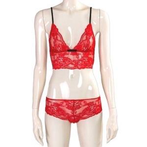 Antique Allure lace gift set red