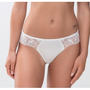 Luxurious string brief white