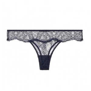 Poesia La Perla stringit mustat