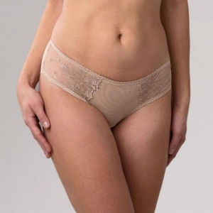 Donna briefs nude