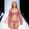16528-luxurious-spacer-dawn-blush-cat-walk-2.jpg.webp